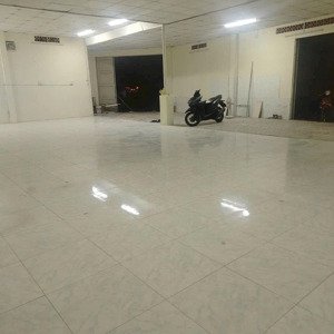 cho thuê kho góc 2 mt bình lợi p. 13 bình thạnh, dt: 20x15m. gần phạm văn đồng p. 13. giá 32tr/th
