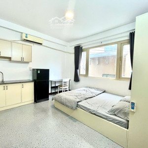 gần ga bến thành q1 thông ra khu phố tây bùi viện
