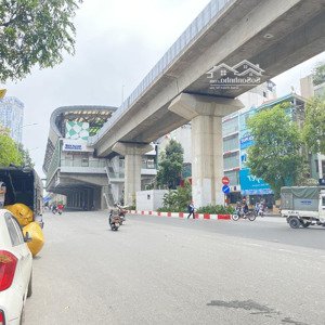 bán nhà trung tâm la khê, hà đông, 32m2 tặng full nội thất, gần ga tàu điện, giá chỉ nhỉnh 6 tỷ