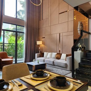 "căn hộ 2 tầng" ngay góc, hướng đông nam, 129,4m2, view hồ bơi và landmark81 - chiết khấu 8% từ cđt