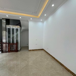 bán nhà riêng tại lê trọng tấn, 9,5 tỷ, 33m2,sử dụng 49m, 4pn + 4wc,ô tô vào tận cửa, thang máy xịn