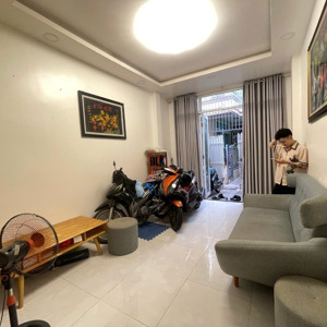 giảm 400tr bán gấp nhà hẻm lương thế vinh phước long_ nha trang