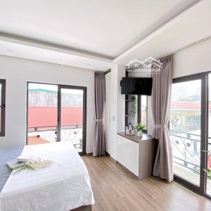 chính chủ cho thuê chcc tại phố nguyễn khánh toàn oto đỗ cửa nhà 3 mặt thoáng