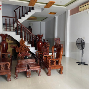 nhà 3 tầng 65 m2 (dtsd 195 m2), ngang 5m, đường 10m đường thông, nội thất xịn giá 6.3 tỷ phước long