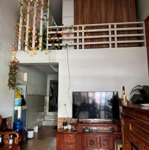  Bán Đất Mặt Đường Mê Linh, Sẵn nhà 3 Tầng Cũ, Vị Trí Đắc Địa!