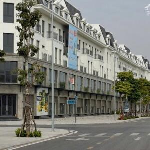 BÁN NHÀ PHỐ 5 TẦNG ĐỐI DIỆN CHUNG CƯ