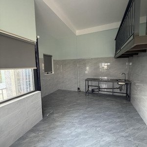 trống 2 phòng vip cho thuê tại đường âu cơ, liên chiểu rộng thoáng có cửa sổ, ban công dt: 30m2