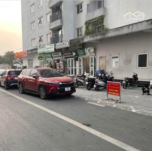 nhượng lại cửa hàng kiot 5 toà mới thanh hà, hà đông 38m, có gác sep ở lại 0976435169