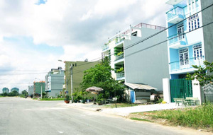 lô đất ngay công viên đường số 1 kdc phong phú ấp 5 - dt: 9x19.5 - giá cực tốt - em tuấn