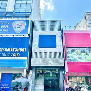 cho thuê nhà mặt tiền siêu đẹp ngay nhà thờ tân định, q.1 5.5*20m 2 lầu 70tr/tháng