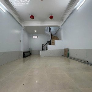 Phố Kim Giang, Bán Căn Hộ Dv 38m2*5t, Ngõ Thông, Dt 25tr 1/ Tháng