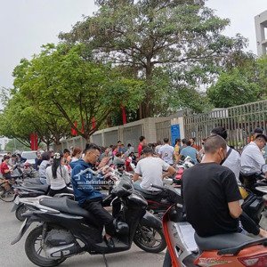 chân chung cư -- siêu kinh doanh -- nhìn metro hà đông - sát quận uỷ -- giá đầu tư bay trong tuần