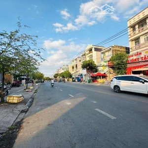 bán tòa nhà 4 tầng căn hộ dịch vụ 13 phòng mặt tiền man thiện quận 9