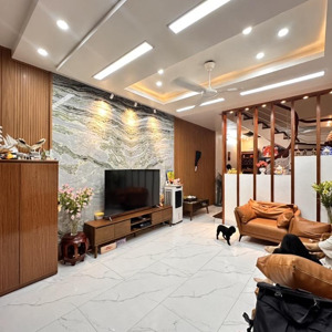 bán gấp nhà xuân thuỷ cầu giấy 45m-5 tầng mt 5m - lô góc , ngõ thông dân xây kinh doanh ,ở ngay
