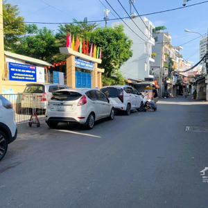 nhà hiếm ngay đại lộ phạm vân đồng ,hxh 6m ,giá nhỉnh 10,2 tỷ ,dt 84m2 ,1 trệt 3 lầu phạm vân đồng