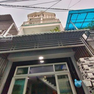bán nhà 2 lầu báo sang tên giáp gò vấp