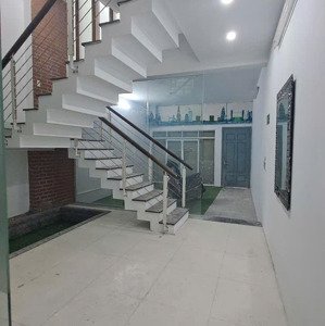 cho thuê nhà ngõ trung kính, mạc thái tổ, trung hòa, cầu giấy. diện tích: 50m2 x 5 tầng.