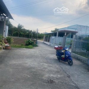 chính chủ cho thuê nhà vườn gần khu công nghiệp hoà bình nhà 180m2 rộng giá rẻ 3tr/tháng 3pn 4wc