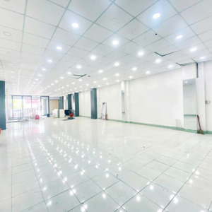 cho thuê nhà - mặt bằng đẹp đồng khởi 300m2