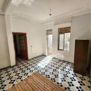 mình còn 1 phòng tầng 2 ở 51 linh quang, khâm thiên!