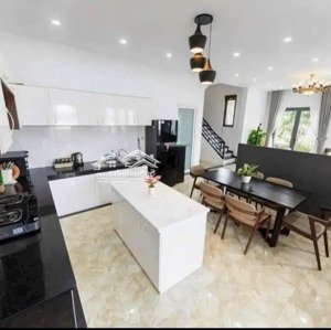 bán villa sân vườn 11,5 tỷ p.11 đà lạt