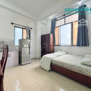 studio full nội thất cửa sổ trời ngay ngã tư hàng xanh