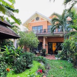 bán biệt thự mặt tiền đường mỹ khê 4, song song với đường trần bạch đằng. nhà đẹp gần biển giá tốt