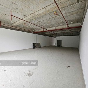cho thuê văn phòng. diện tích sàn 600m2. và 1200m2. tổng 3 ô 2400m2. liên hệ 0901575247