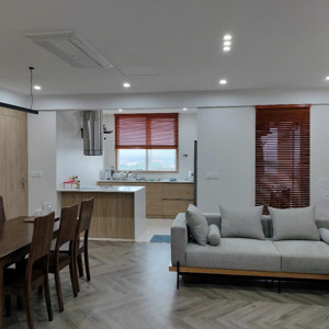 chuyển nhượng căn góc 81,2m2. view sông đuống. giá 4,15 tỷ. eurowindow river park. lh: 0846036222