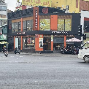 cho thuê nhà góc 2mt 147a đề thám quận 1 ngay bùi viện dt: 7x19m nở hậu 12m trệt lầu giá 125tr