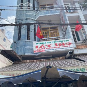 bán nhà 4 lầu ngay trung tâm chợ phú lâm - ra vào 2 hướng - vị trí kinh doanh đắc địa
