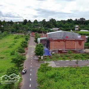 chính chủ bán lô góc 2 mặt tiền nhựa gần chợ và ub xã sông trầu giá quá rẻ