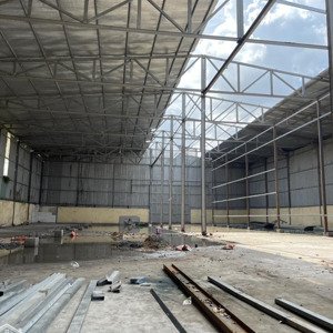 mặt tiền đường - an phú đông - có kho xưởng - rộng 2400m2, (20x120)m - giá hơn 34 triệu/m2