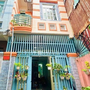 bán nhà đẹp 3 tầng quận 8, 60m2, 4 pn, hướng đông, đường phú định, shr, hoàn công đủ, giá 5,5 tỷ