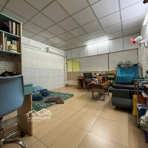 sát vòng xoay lê đại hành! nhà cấp 4 bình thới p14. dt: (4,5x20)m. giá: 7,7 tỷ(tl)
