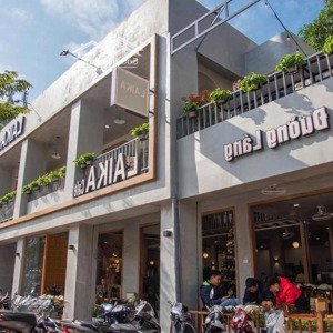 cho thuê mặt bằng kinh doanh khu vực duy tân dt200m2,mt8m giá 50tr/tháng phù hợp mọi mô hình