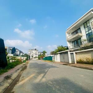 Bán Lô Đất Biệt Thự VIP Cạnh Góc: 440m², Mặt Tiền 20m, Sát Dê Tây Nguyên