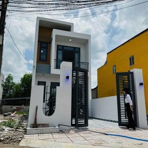 bán gấp nhà mặt tiền kinh doanh 1 trệt 1 lầu sân xe hơi sổ riêng thổ cư 100%, gần chợ ngã 4 bến cá