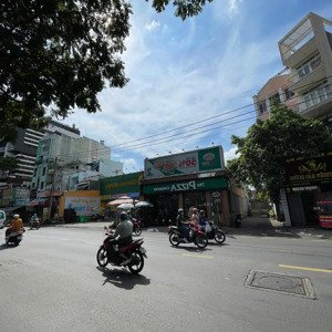 siêu phẩm đầu tư. bán nhà mặt tiền tây hòa. dt 6x25m, 3 lầu. hđ thuê 60tr/th. cách metro 300m