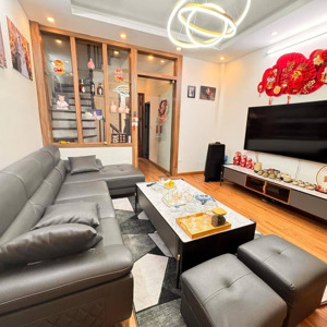 bán gấp nhà hoa bằng cầu giấy 38m, mt4m8, ngõ siêu rộng , gần phố , kinh doanh , gần đại sứ quán