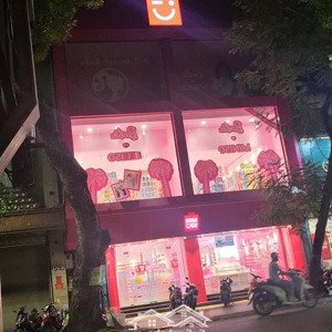 cho thuê nhà mặt phố bà triệu ngay gần vincom, 300m² x 3t, mt 11m, thông sàn, kd mọi mô hình