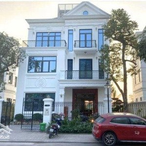 chính chủ cho thuê nhà số 102 ngõ 28 thành thái. dt: 125m2 x 3,5t mt: 7m. đường 2 ô tô tránh nhau
