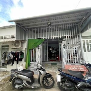 Gấp gấp chú em cần bán nhà 111m2 ngay trung tâm Hóc Môn mà giá chỉ 850 triệu