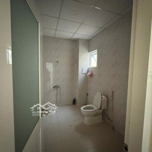 cần cho thuê nhà ngay trung tâm thành phố mới bình dương