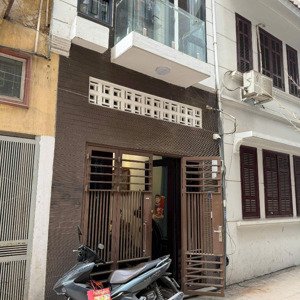 cho thuê nhà nguyên căn 40m2 (mặt sàn 3.5 tầng)