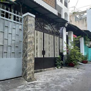 Nhà phố xinh rẻ 3.5 x 12.7m 1 trệt 1 lửng 1 lầu đường 3/2 Quận 10 TP.HCM