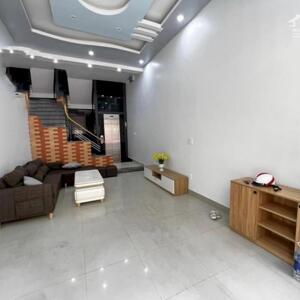 Cho thuê nhà 4 p.ngủ khép kín (68m2) tại phố Văn Cao