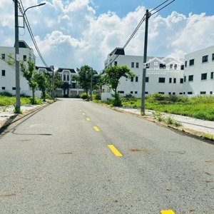 chính chủ bán lại lô 90m2 vị trí đẹp giá 780tr bao sổ. lh 0961571940