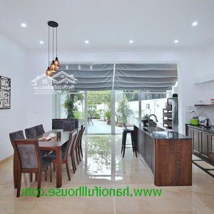 cho thuê nhà sân vườn mới đẹp phố âu cơ - tây hồ - hà nội. 0983739032