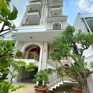 cần bán căn biệt thự phố mt đường số 44 đối diện siêu thị emax 2 xây kiên cố hầm lửng 4 lầu